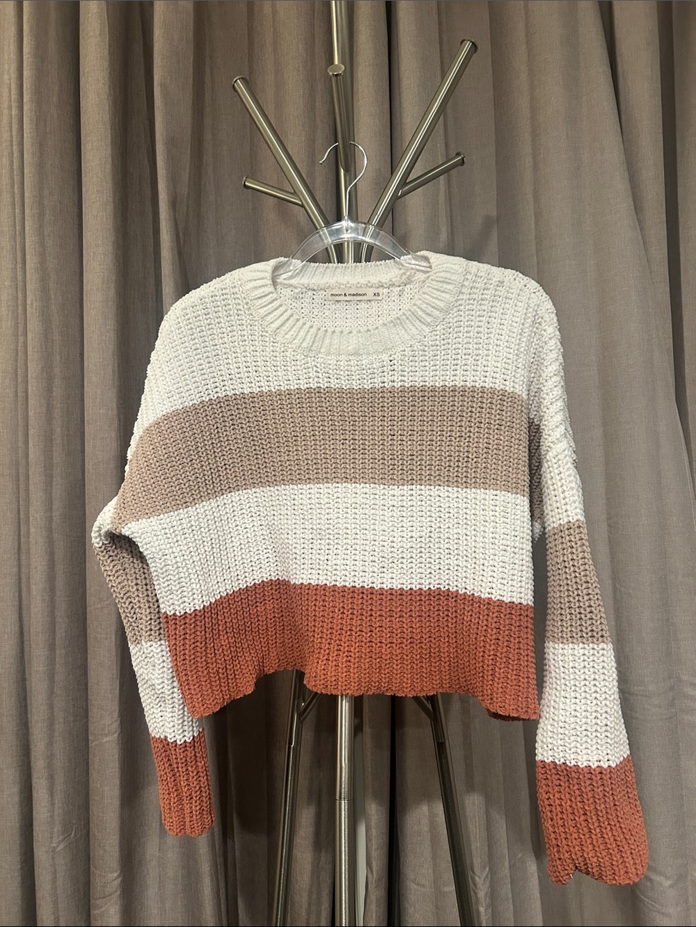 moon & madison Cropped Striped Crewneck Sweater in Cream, Beige & Rust